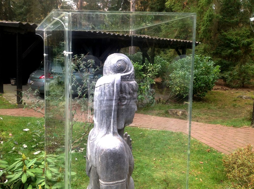 schutzhaube-acrylglas-statue-seitenansicht