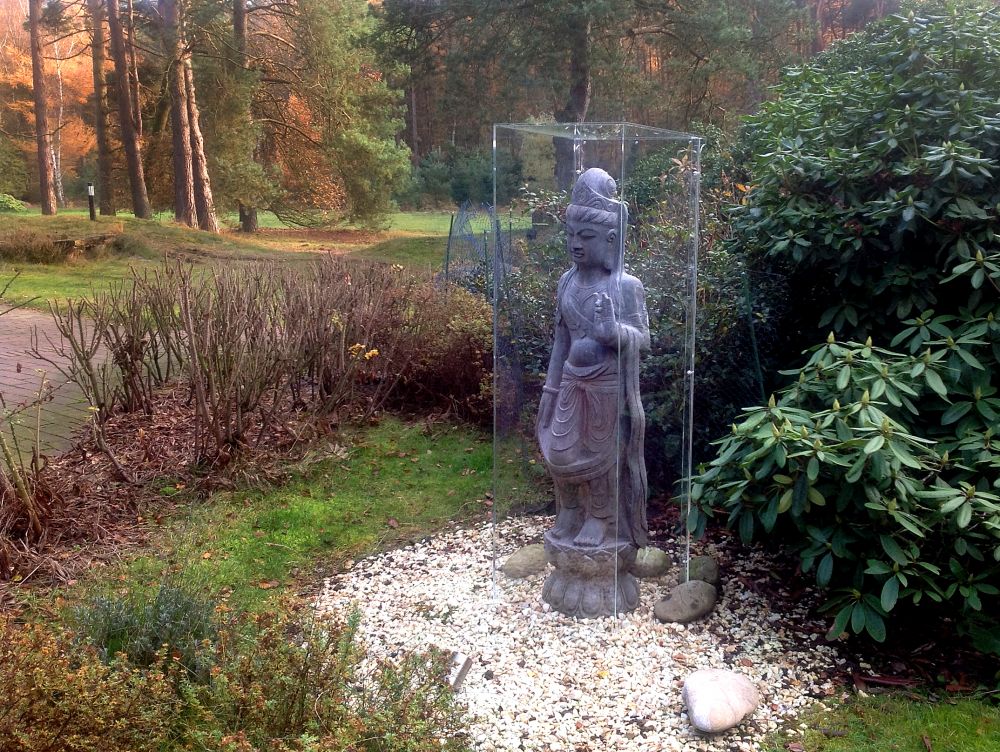 schutzhaube-acrylglas-statue